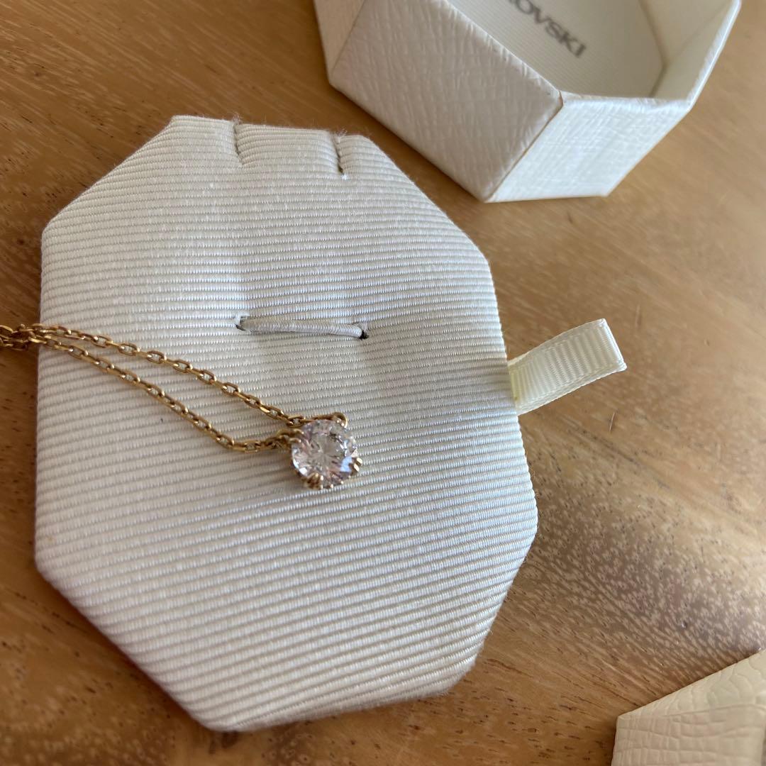 スワロフスキー SWAROVSKI 一粒ネックレス ボックス 保証書付き