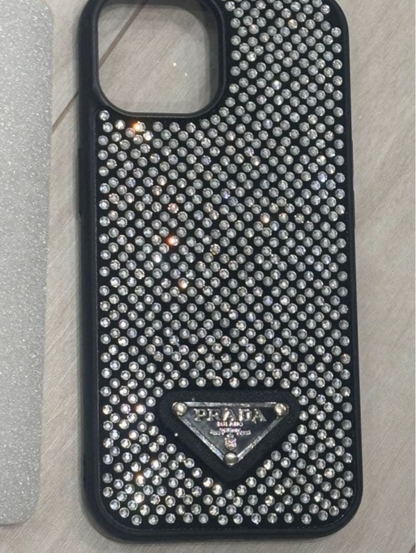 PRADA ストーン装飾 iPhone15ケース