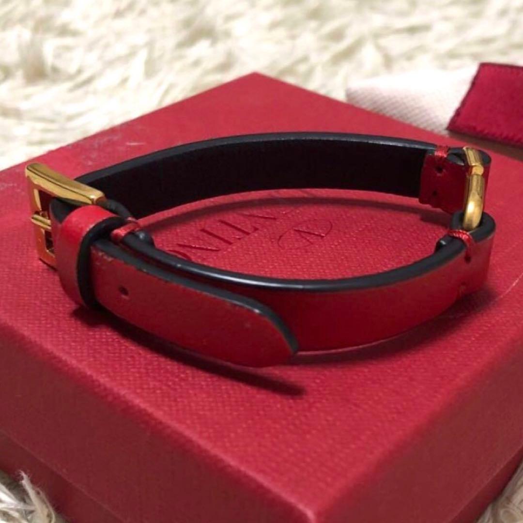 未使用級✨ヴァレンティノ　Vロゴ レザーバングル　ブレスレット レッド