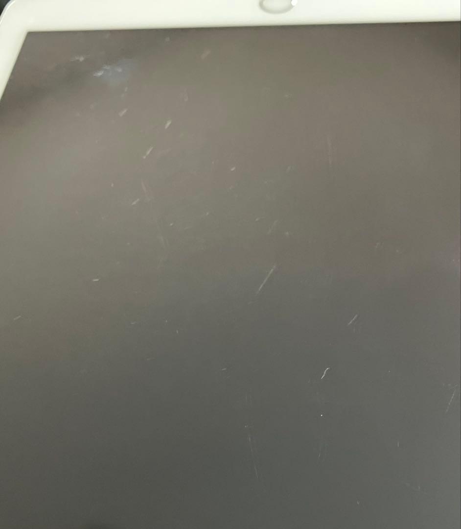 【完動品】iPad 第5世代 32GB SIMフリー 【すぐ発送】【付属品】