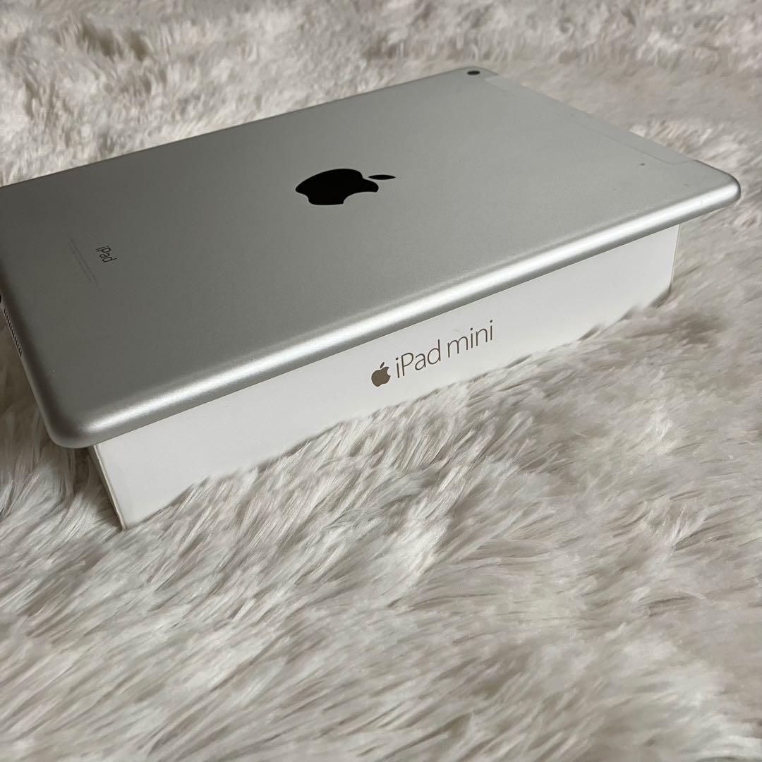 【完動品】iPad 第5世代 32GB SIMフリー 【すぐ発送】【付属品】