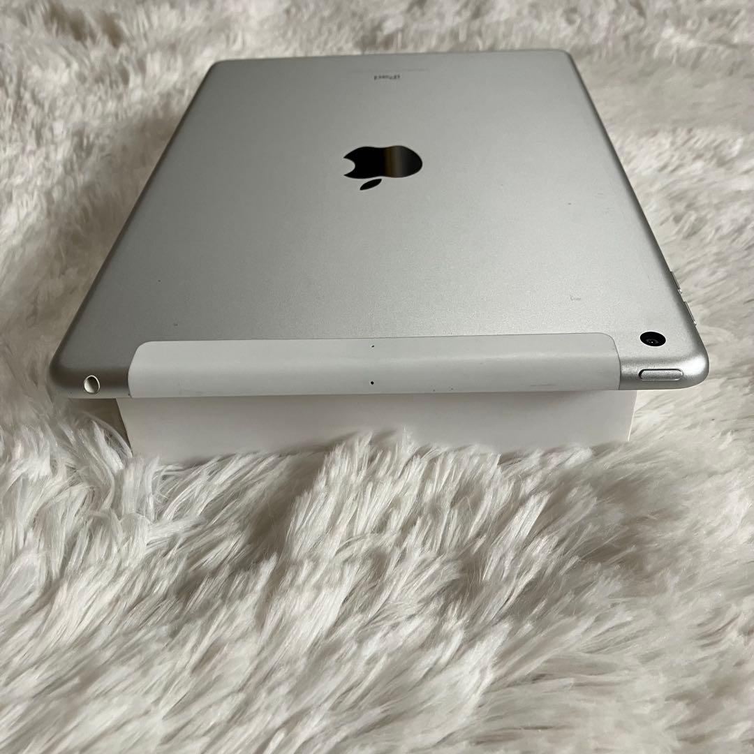 【完動品】iPad 第5世代 32GB SIMフリー 【すぐ発送】【付属品】