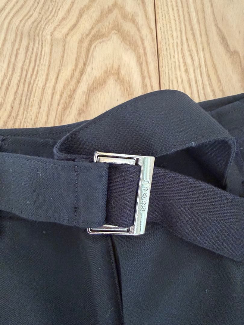 sacai 黒のカーゴパンツ ベルト付き