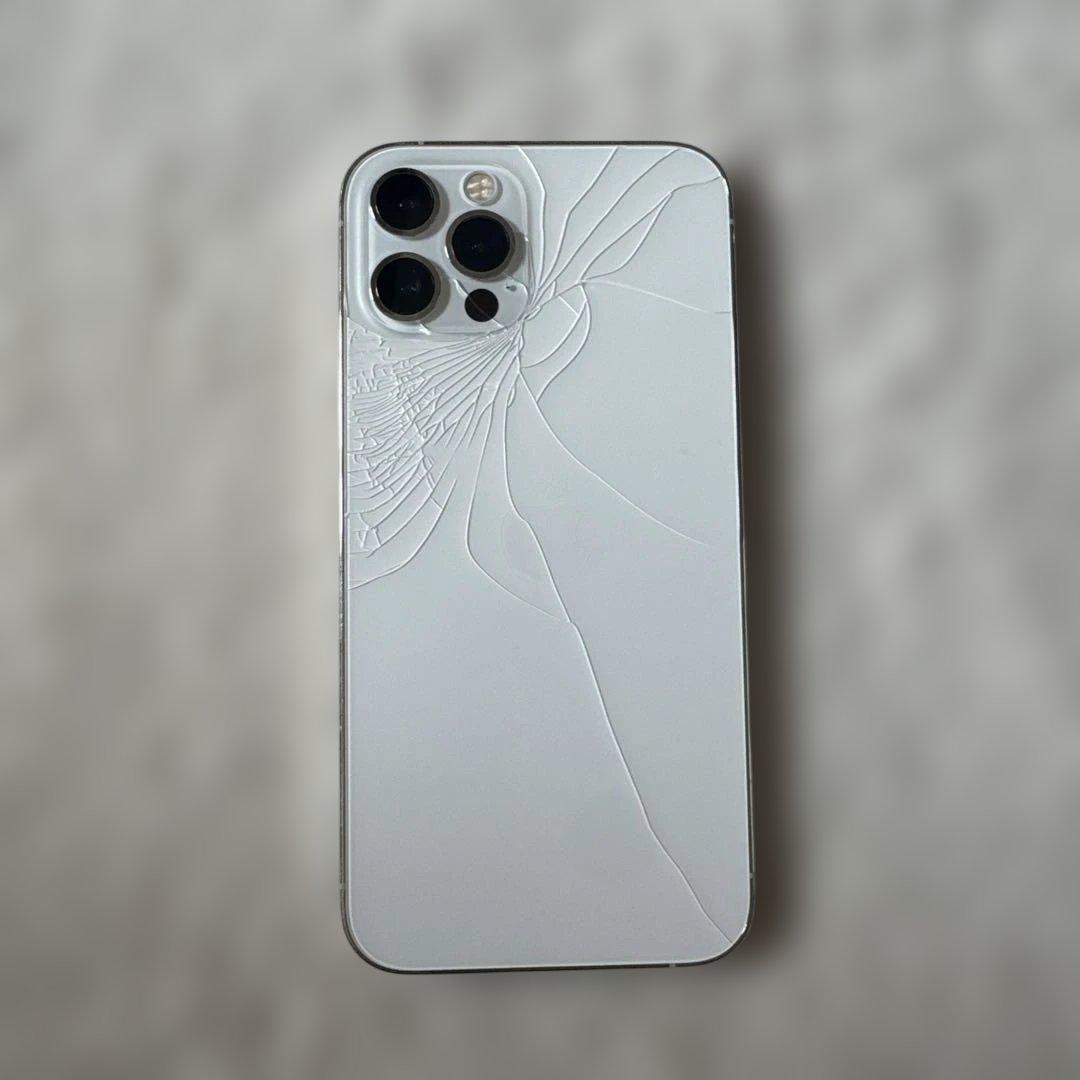 【最終値下げ】iPhone 12Pro ホワイト 背面ひび割れ 箱あり