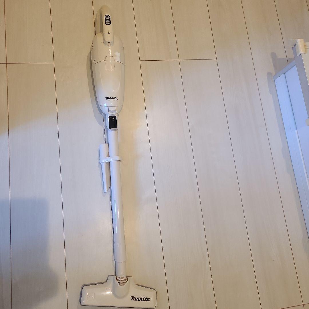 Makita コードレス掃除機