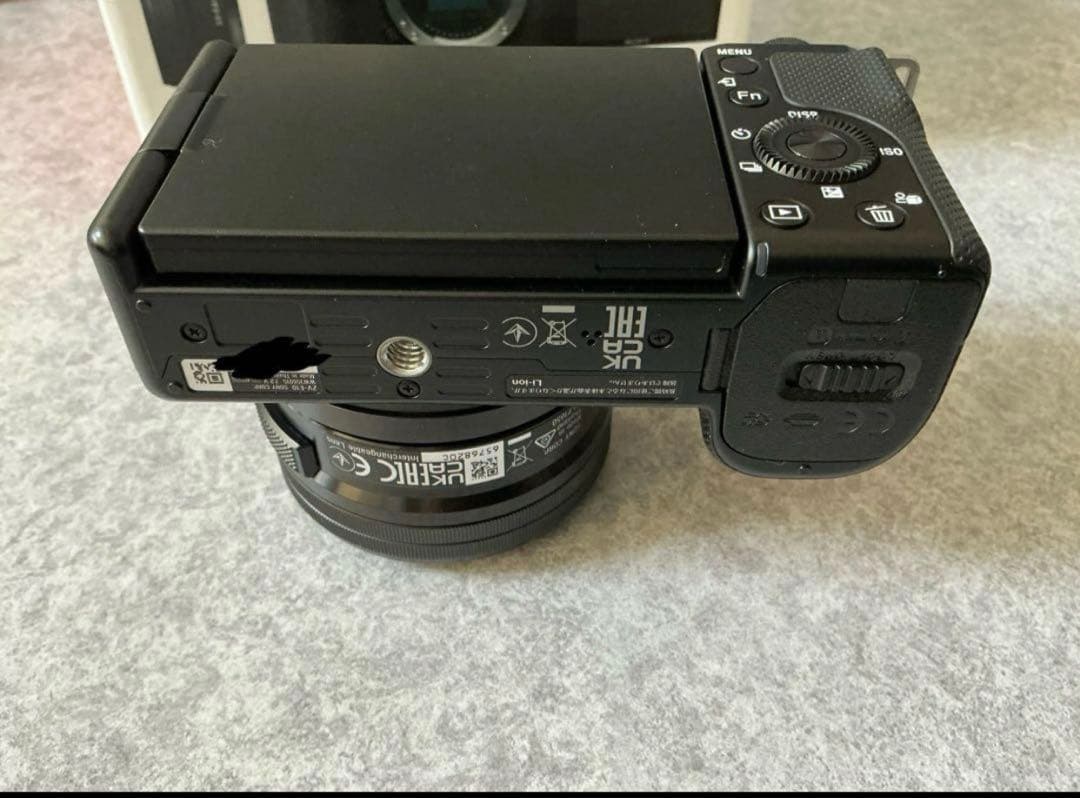 Sony ZV-E10 ミラーレスカメラ 本体　レンズ付き　33f1.4AF