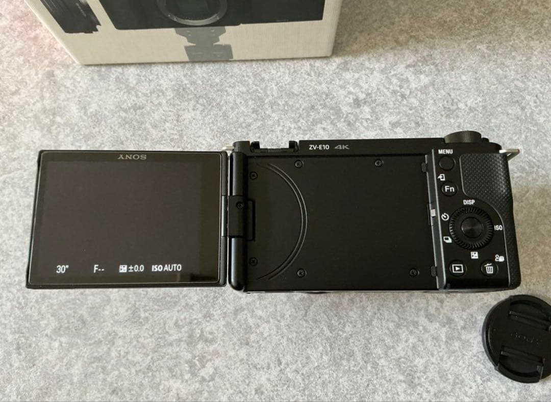Sony ZV-E10 ミラーレスカメラ 本体　レンズ付き　33f1.4AF