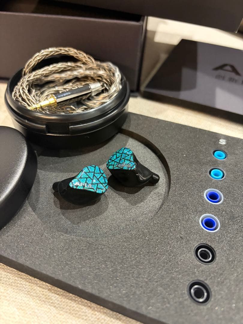 AFUL performer5+2の3.5mmプラグ