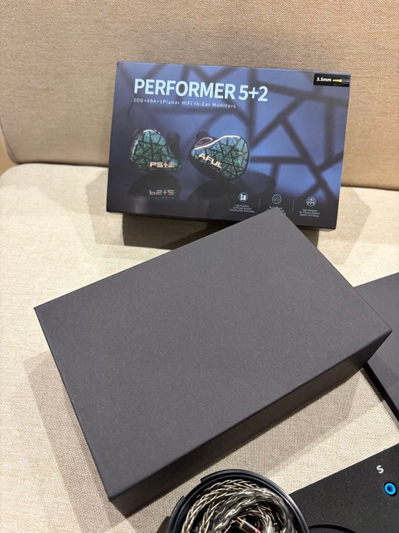 AFUL performer5+2の3.5mmプラグ