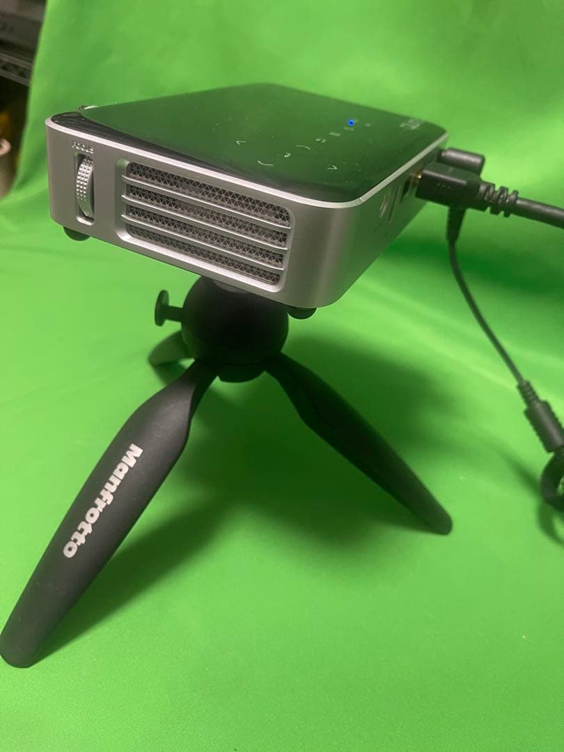 QUMI Q6-BKプロジェクター