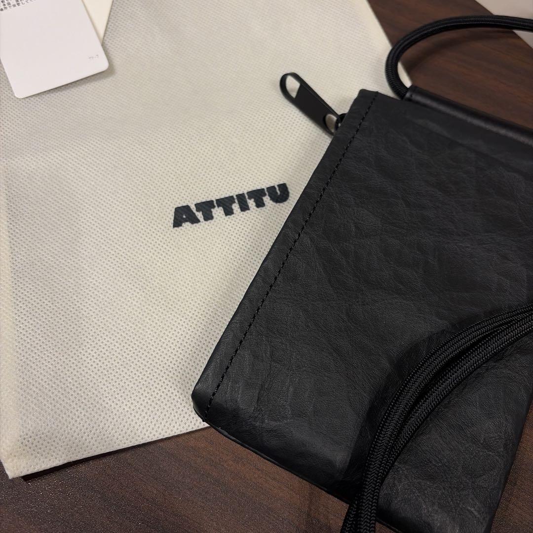 新品未使用土屋鞄ATTITU/レザースマホショルダー (ファスナー) 002