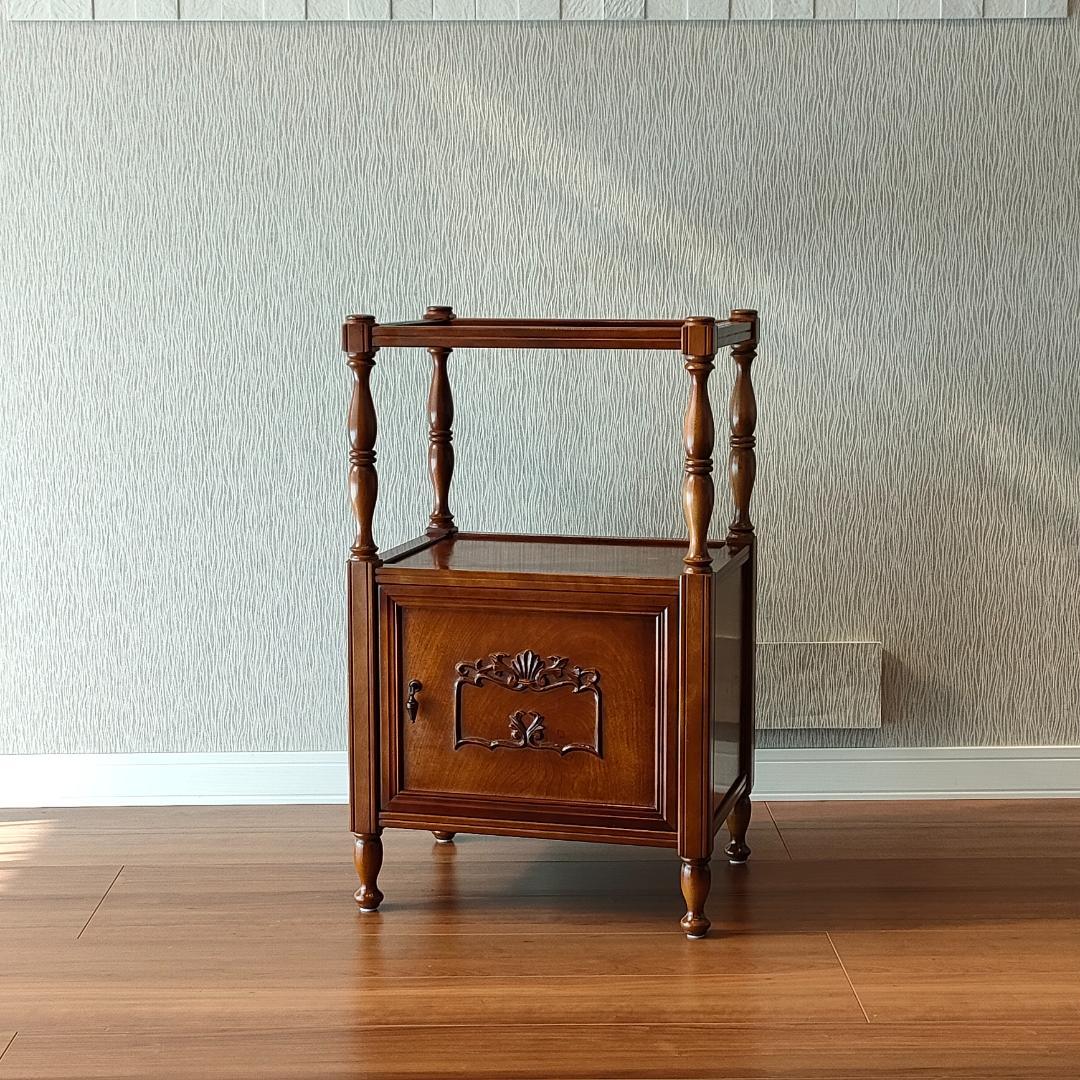 アンティーク　キャビネット　桜材　サイドキャビネット　開き扉