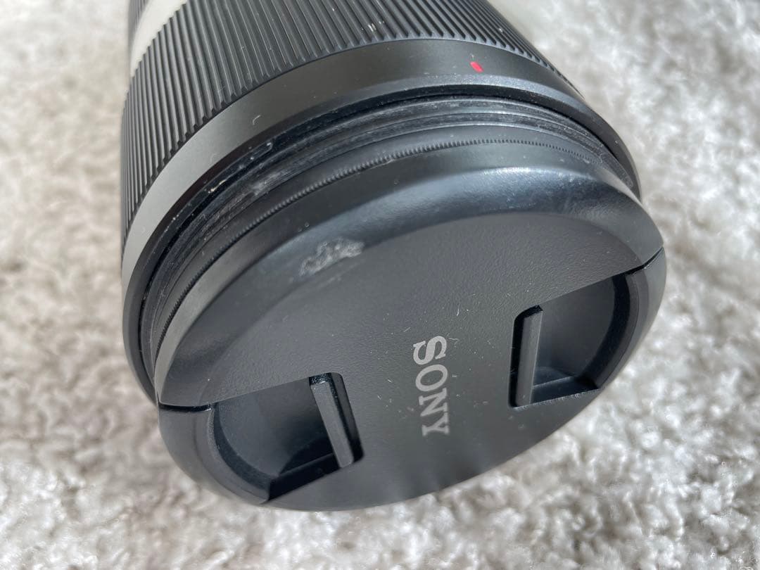 レッド　Sony FE 70-200mm F2.8 GM レンズ