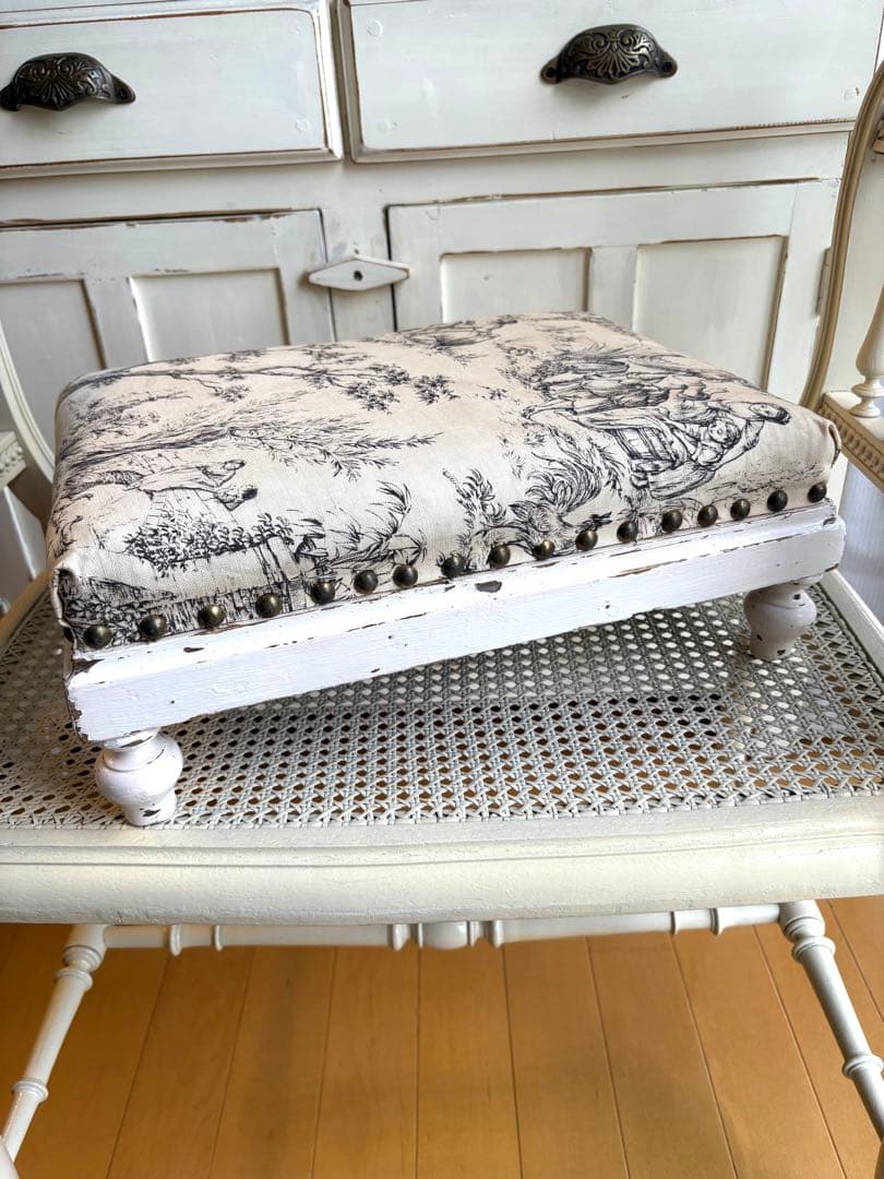 ♡ フランスアンティーク　フットスツール　トワルドジュイ　シャビーシック　牧歌的