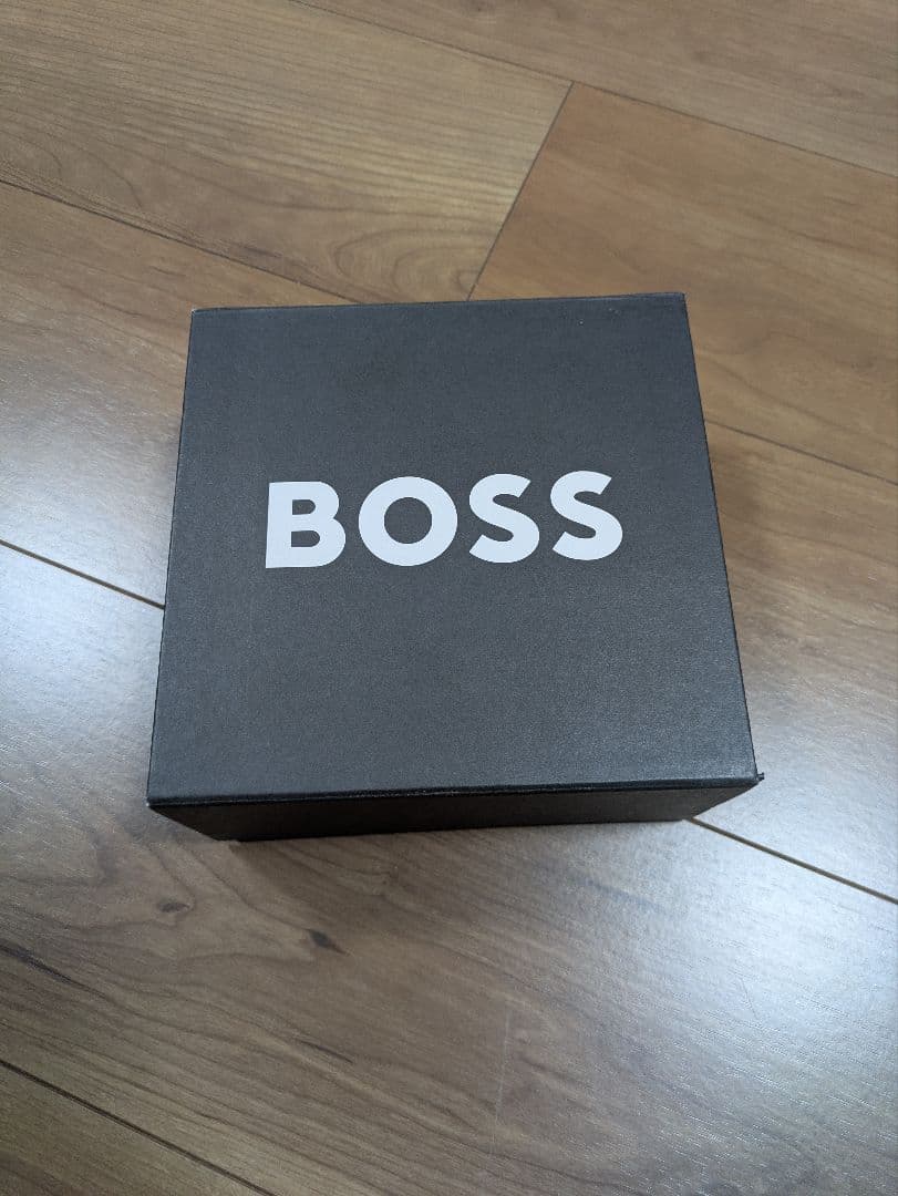 【新品タグ付/定価2.2万円】BOSS シルク100% ポケットチーフ
