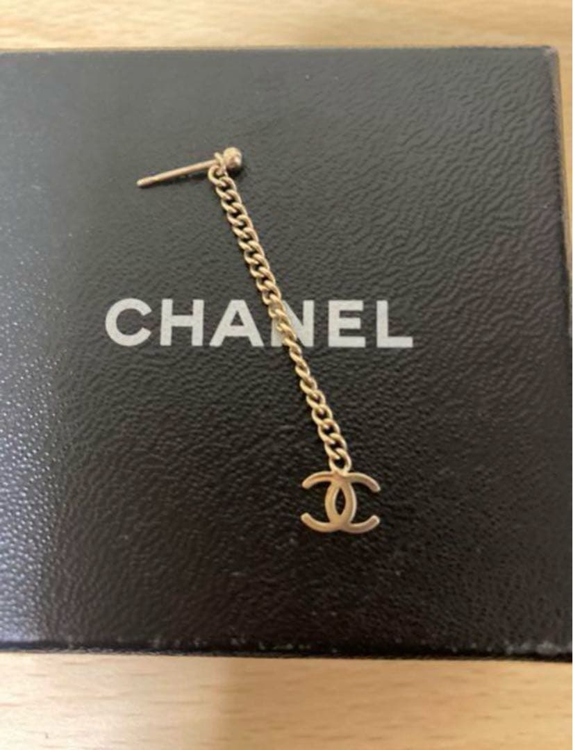 CHANEL チェーンピアス 片耳用