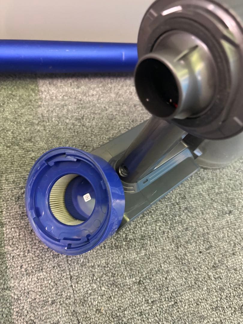 ダイソン 動作確認済Dyson V7 fluffy コードレス掃除機