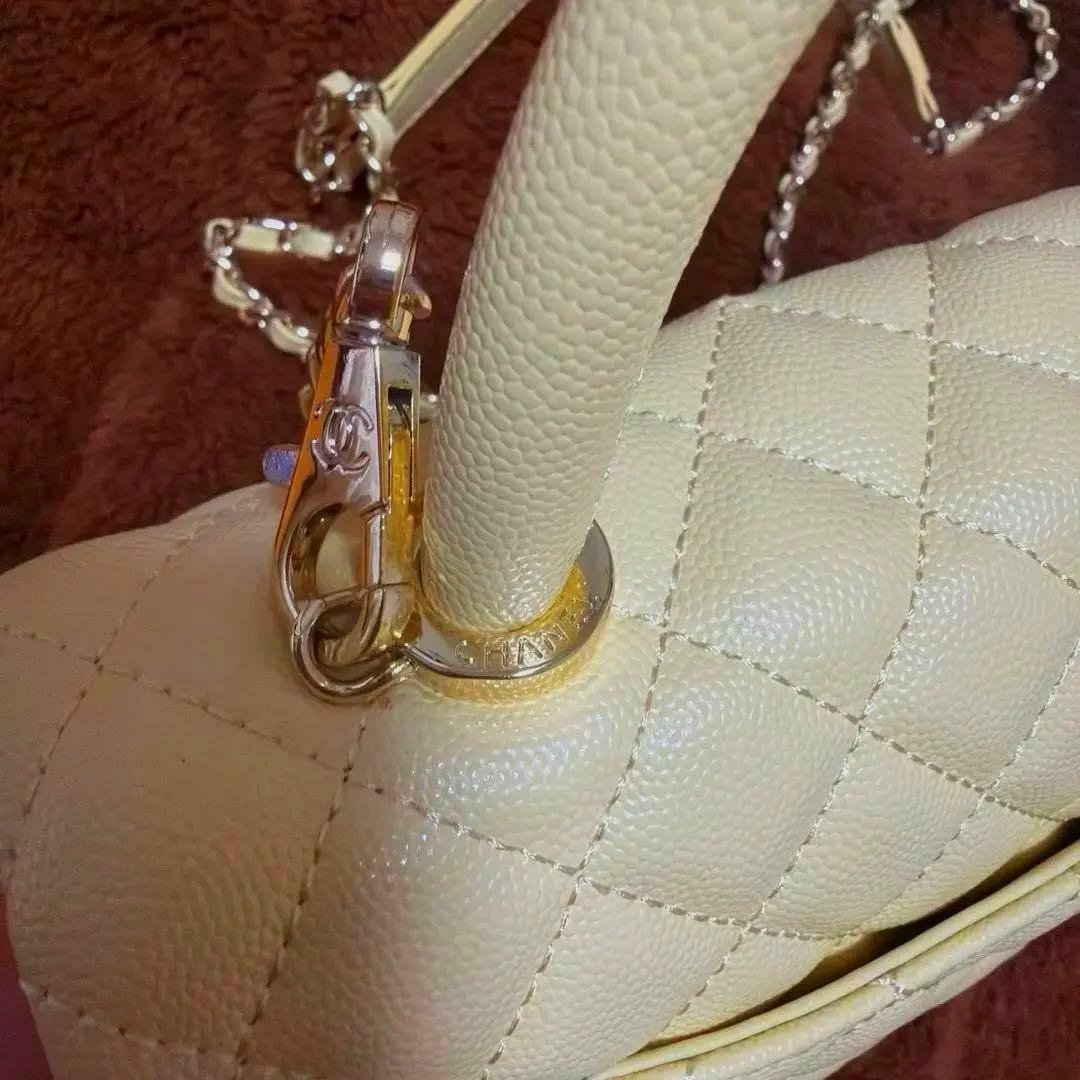 ノベルティ CHANEL イエロー ショルダーバッグ