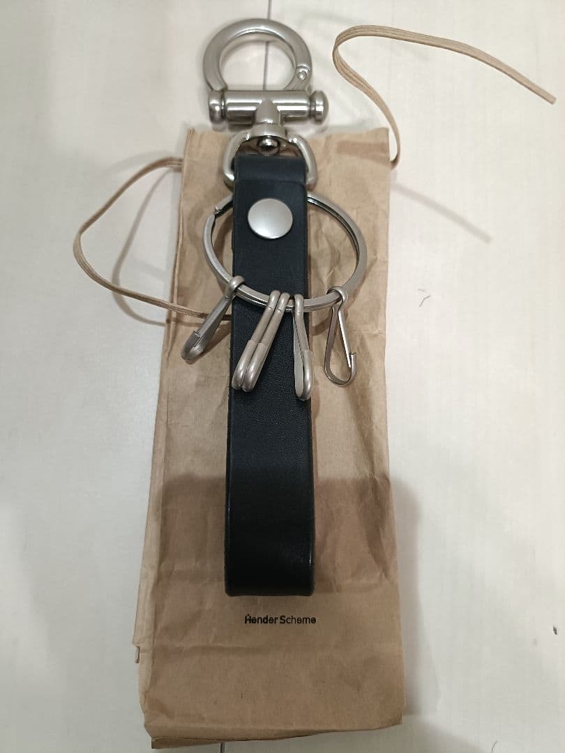 【なし】Hender Scheme 黒 レザー キーリング