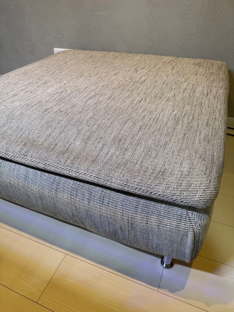 ② IKEAソーデルハムン オットマン、ヴィーアルプ ベージュ/ブラウン