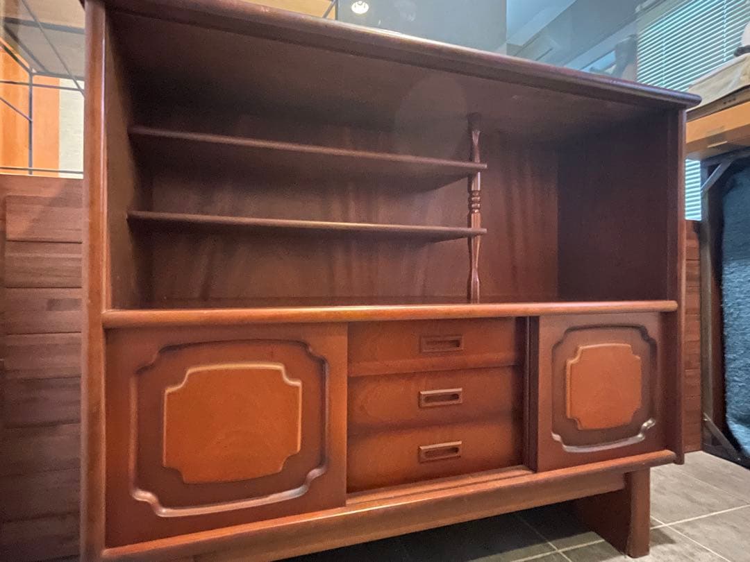 momo 1970年代 サペリマホガニー材天然木 ヴィンテージサイドボード