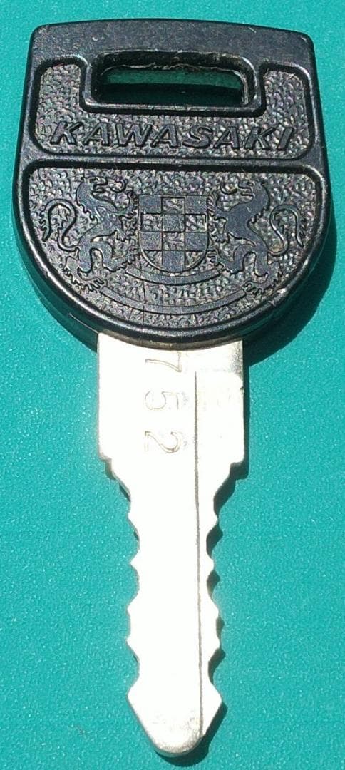 Ｚ２　当時物　鍵 No,752　未使用品！