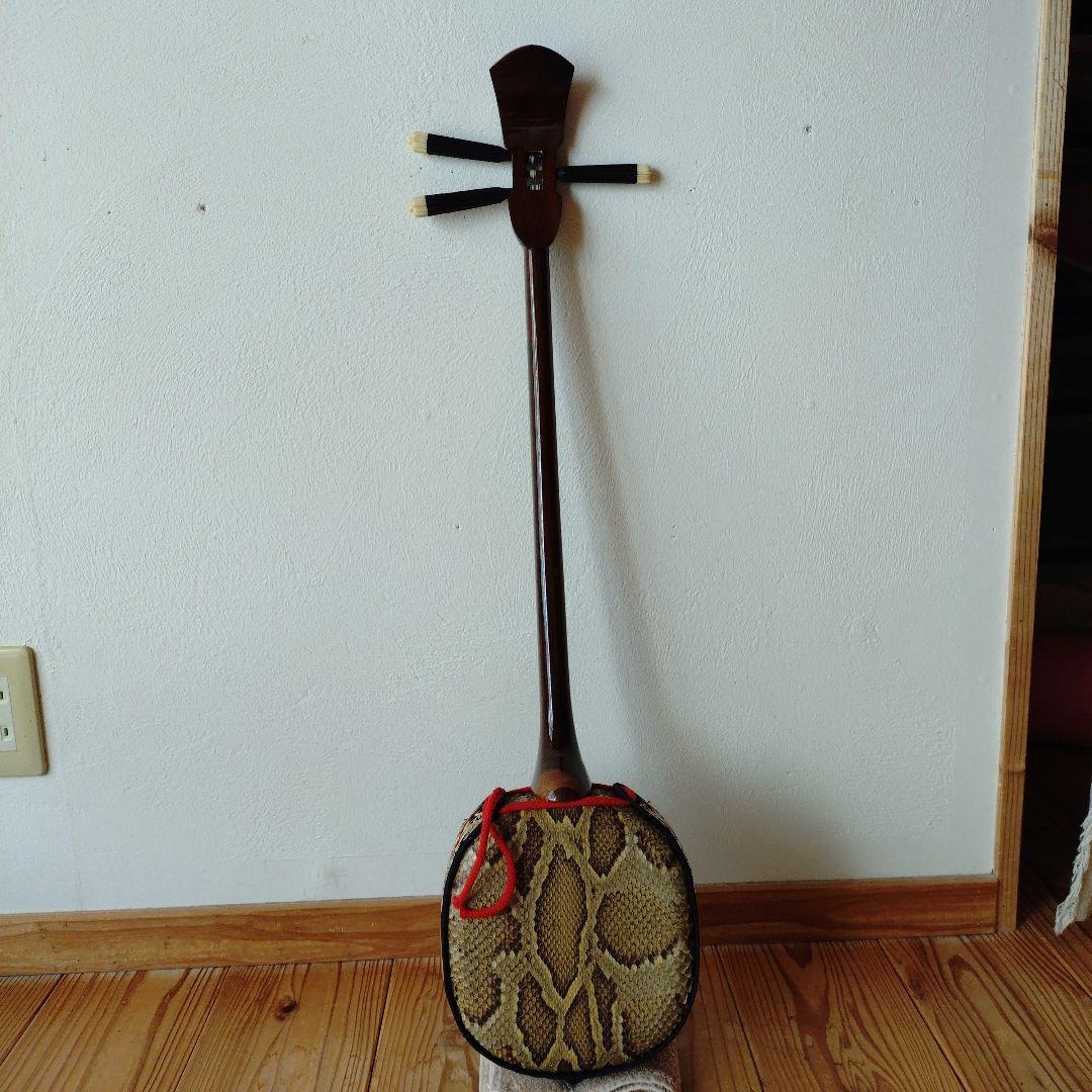 三線 本体 ヘビ皮製 バチ付き　ケース付き