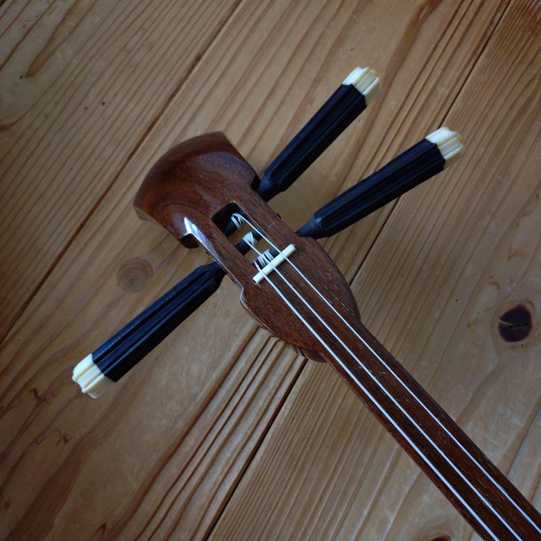 三線 本体 ヘビ皮製 バチ付き　ケース付き