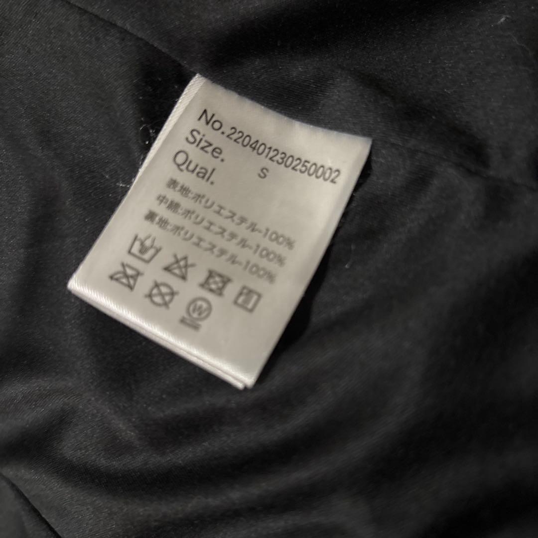 AMBITIONS フード付き黒ベスト