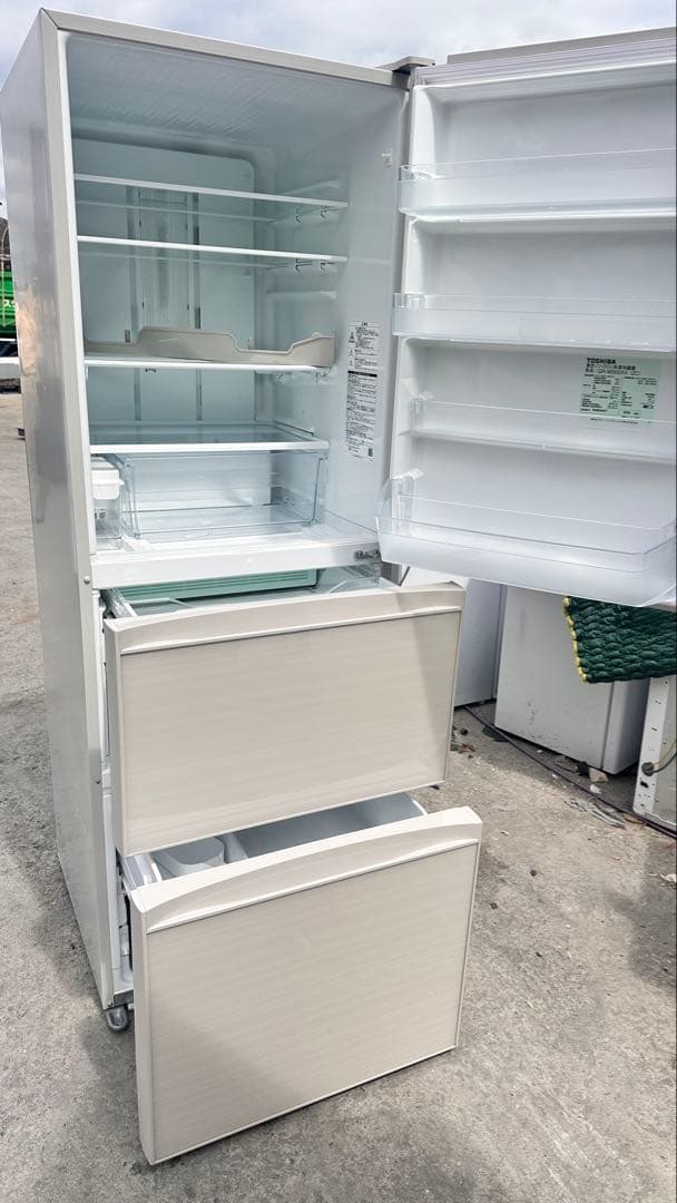 TOSHIBA 3ドア冷蔵庫 ホワイト