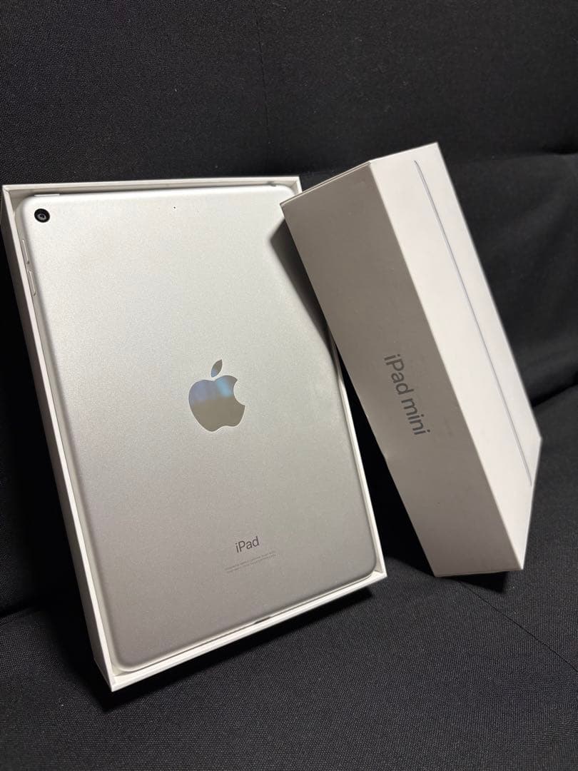 iPad mini Wi-Fi 64GB シルバー（第5世代）＋黒ケース付き