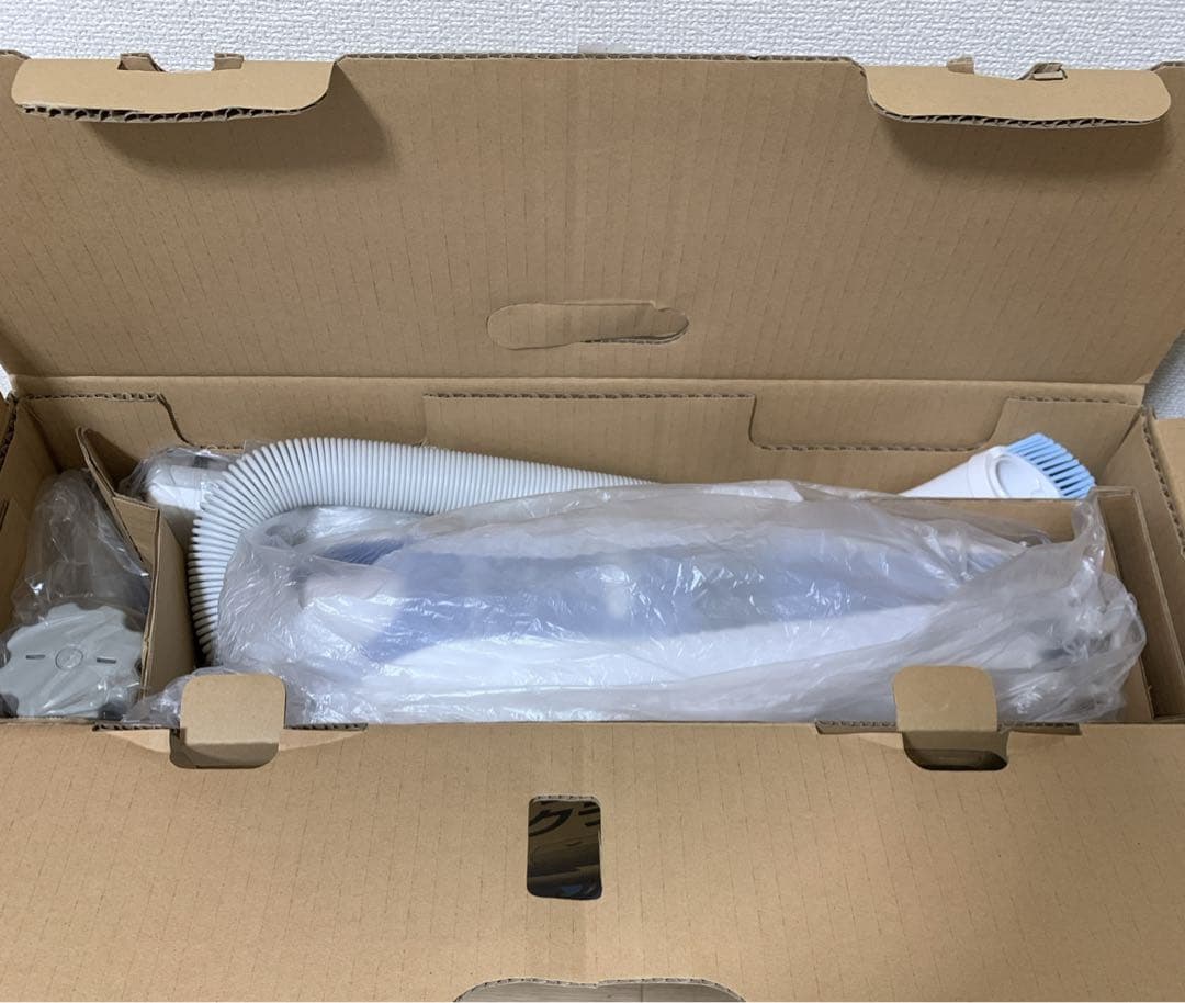 値下げ【未使用】TOSHIBAスティック型 サイクロン式掃除機 VC-TYE7