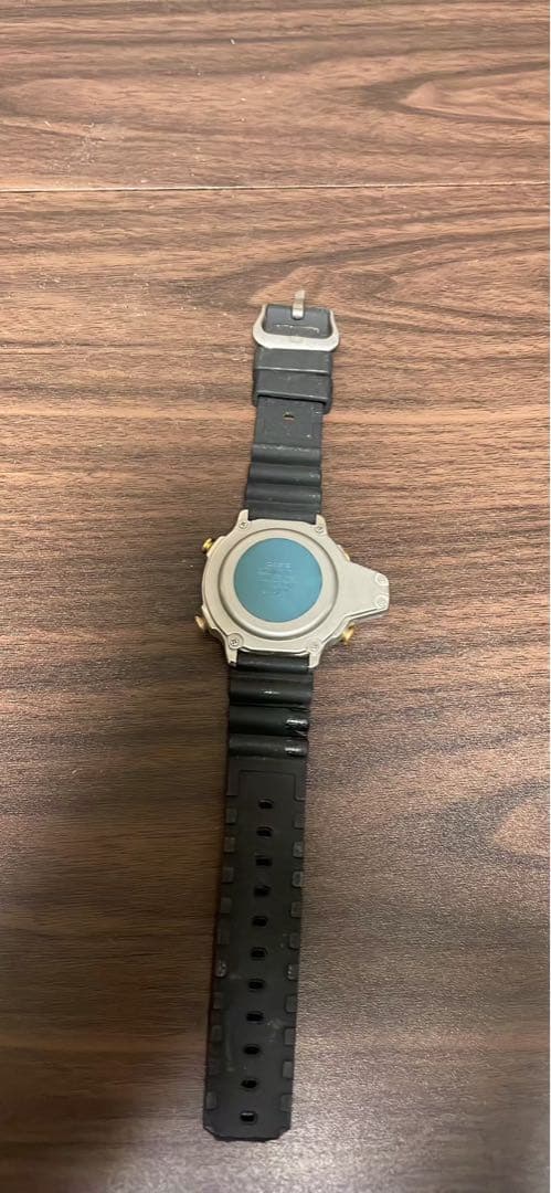 デジタル腕時計 ブラックラバー