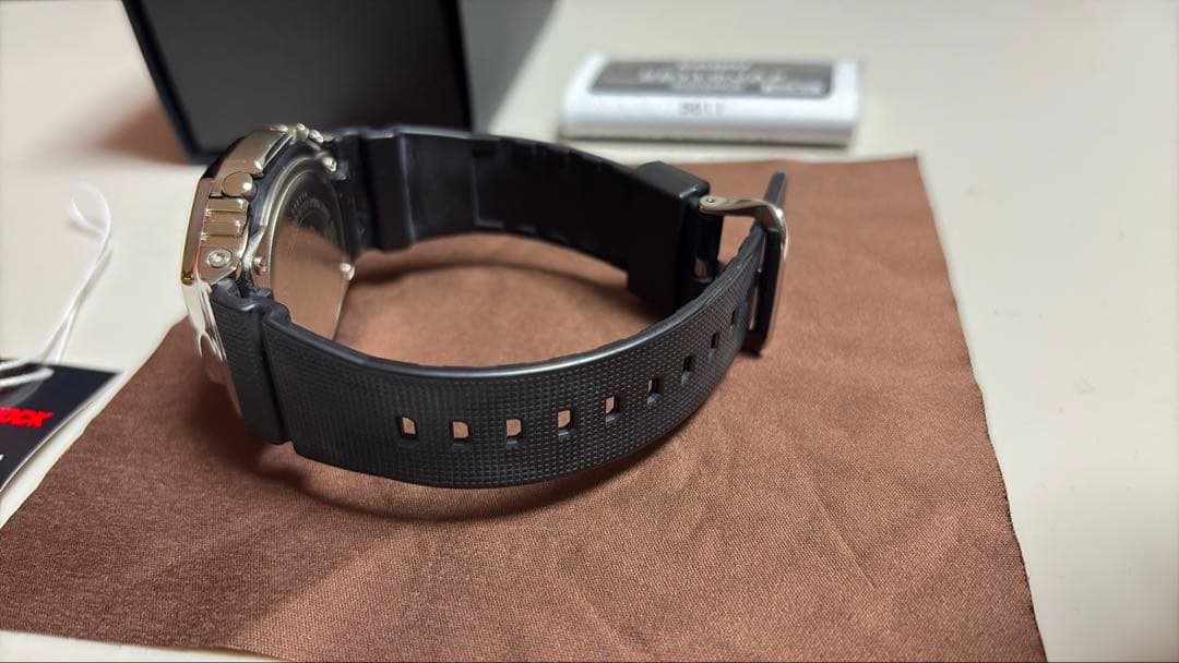 G-SHOCK GM-2100-1AJF シルバー 箱、取説付