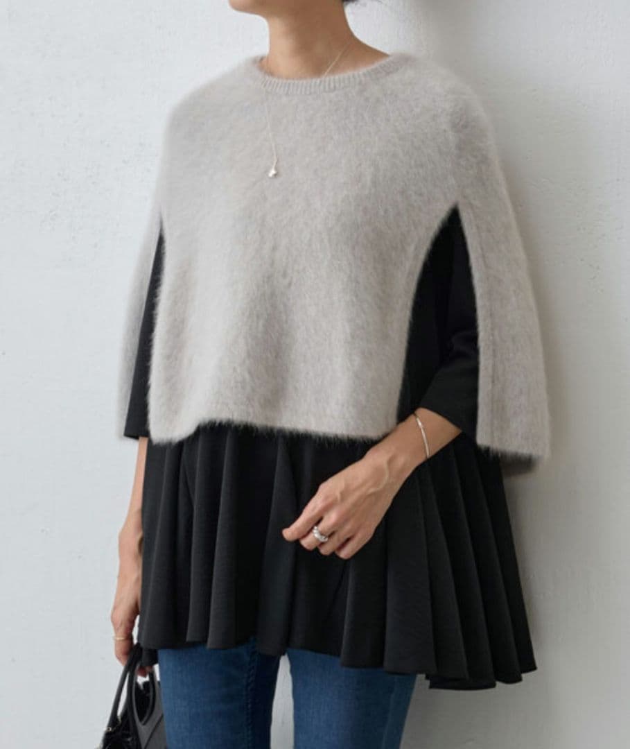 美品✨BEARDSLEY ファーニットポンチョ　ライトグレー