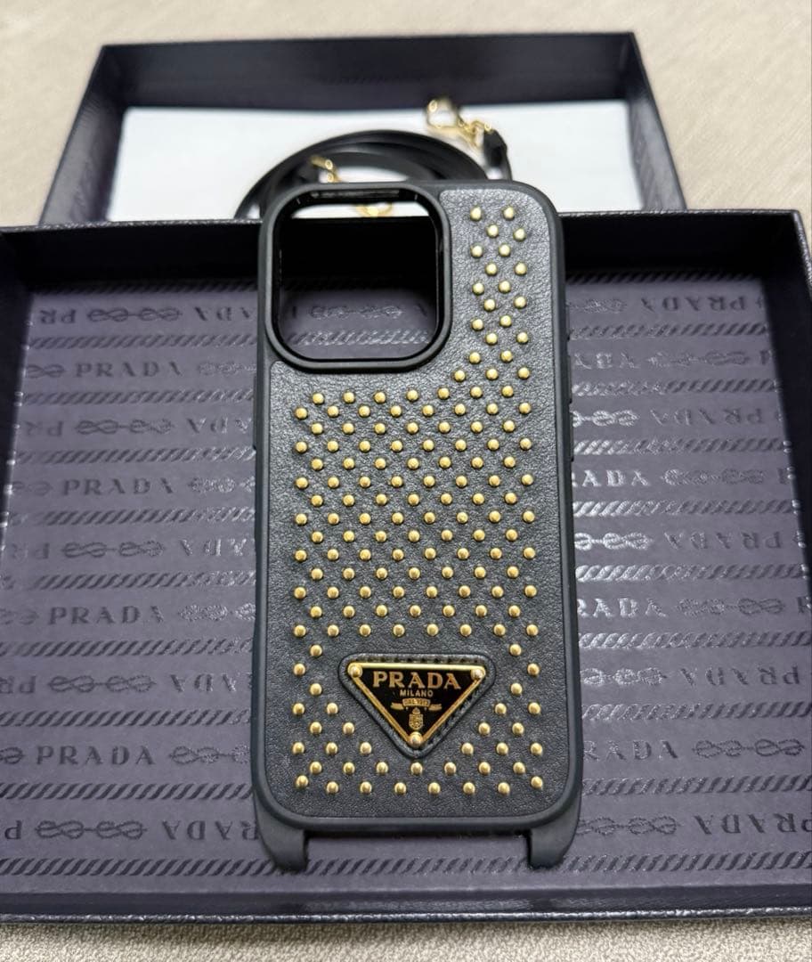 最終値下げ 正規品 PRADA iPhone16proケース