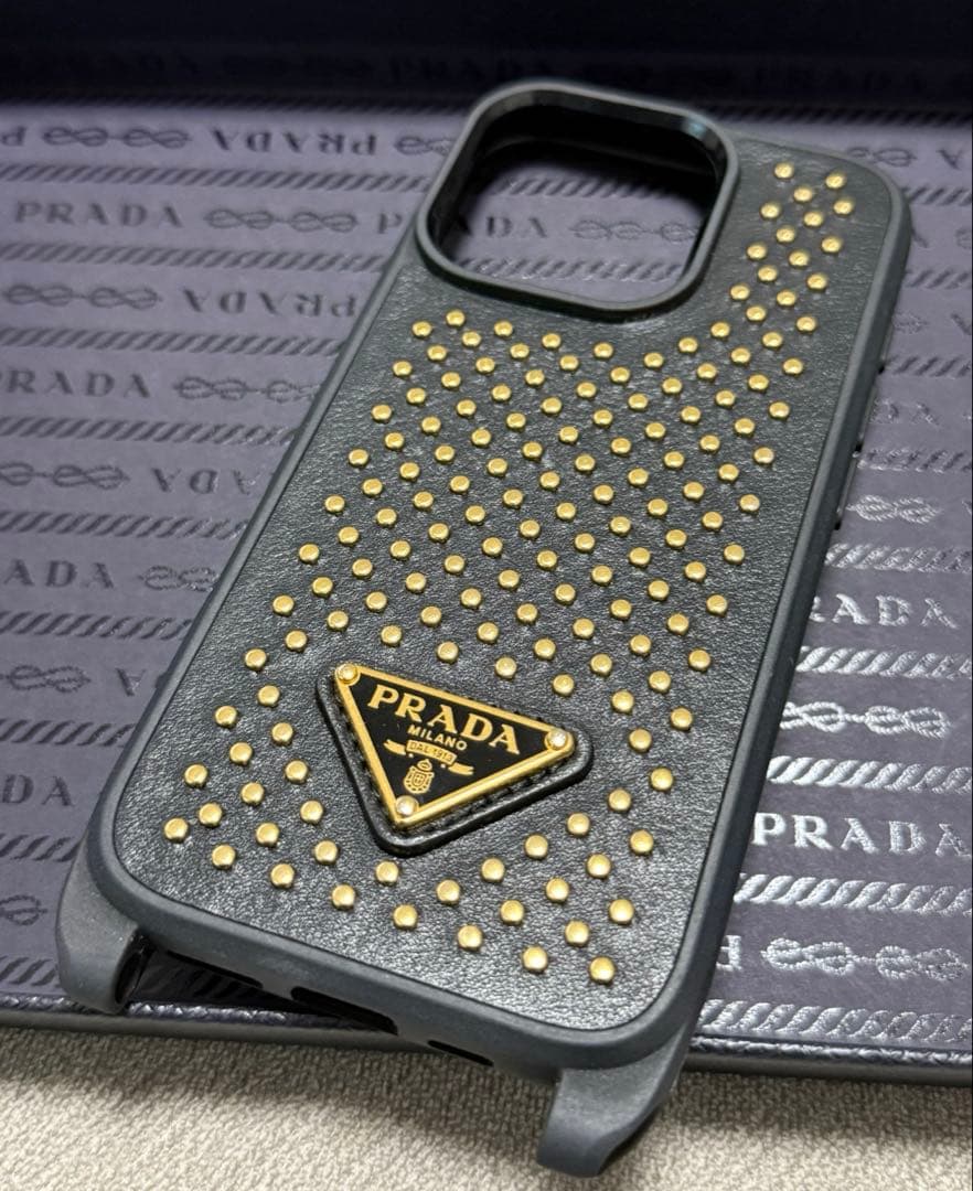 最終値下げ 正規品 PRADA iPhone16proケース