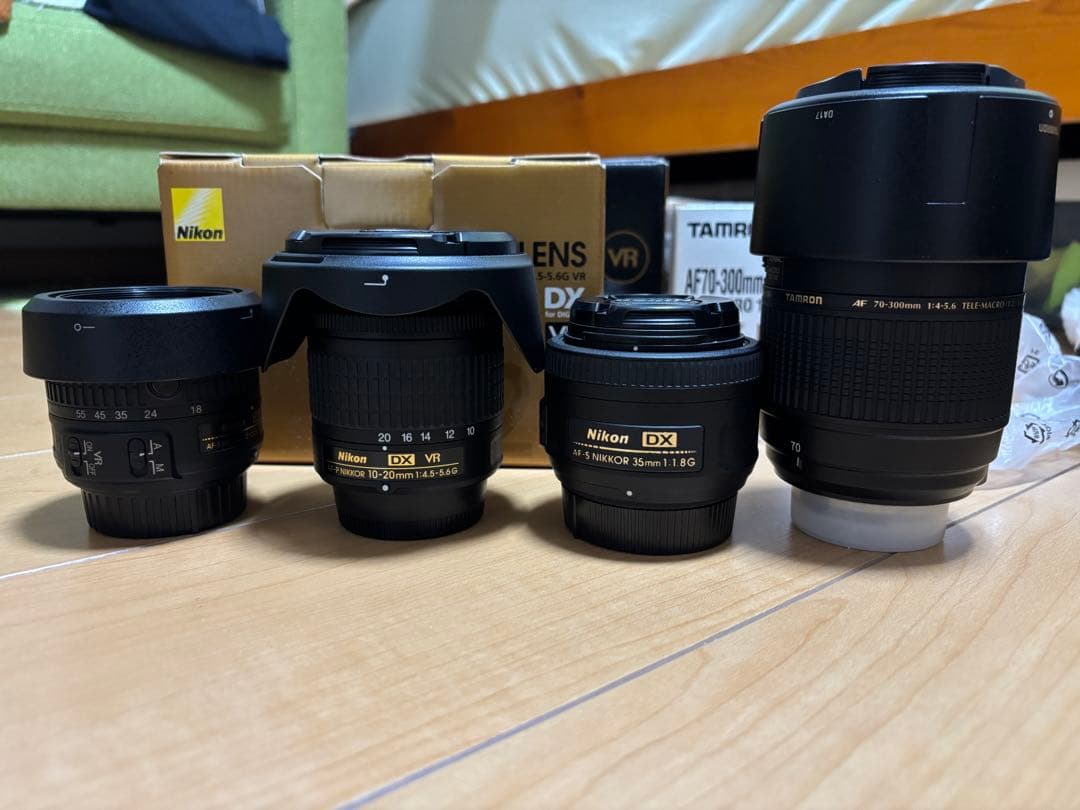 Nikon D3300と標準、広角、望遠、単焦点レンズ、説明書、バッグ付き