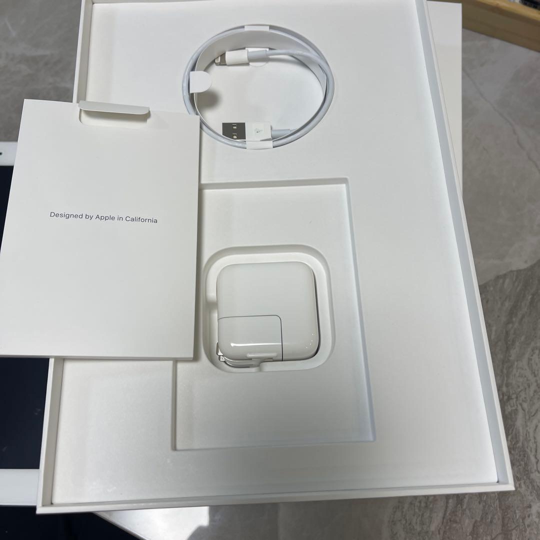 iPad (第7世代) 128GB Wi-Fi シルバー