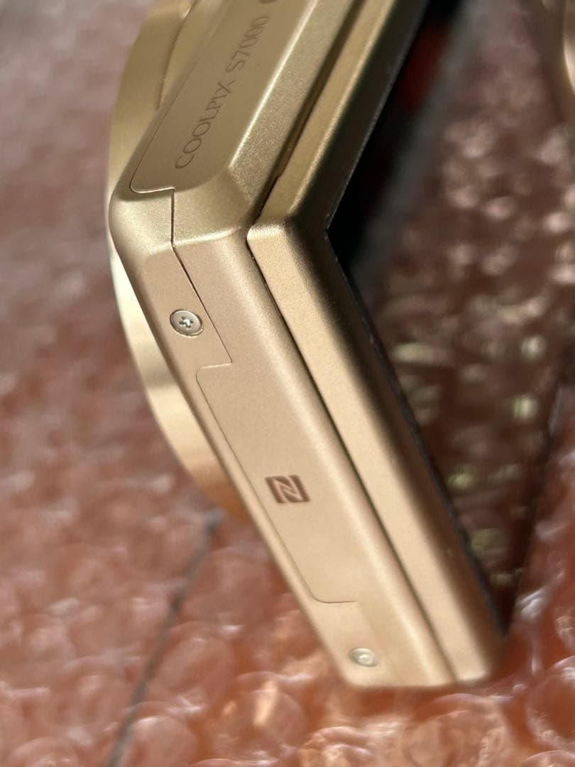 NIKON COOLPIX S7000本体