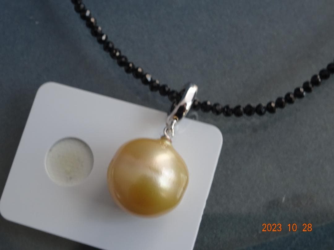 白蝶真珠（約15.2×15.1㎜）SV925ペンダント　スピネルネックレス