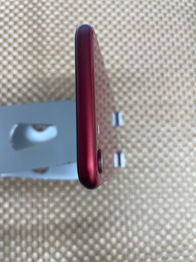 iPhone SE 第3世代 64 GBレッドSIMフリー【0813】