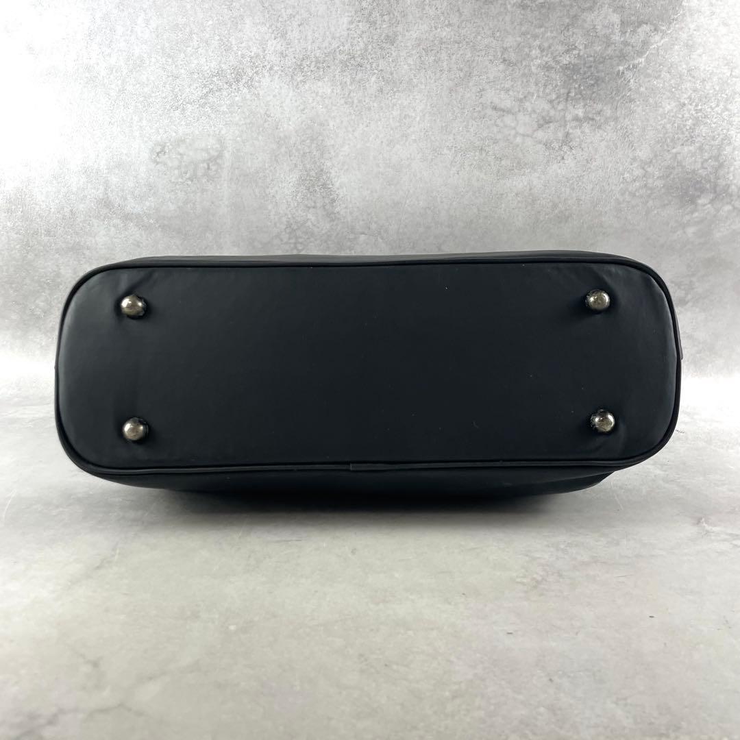 入手困難✨ ジャンポールゴルチエ ドクターズバッグ 鍵付き ブラック がま口