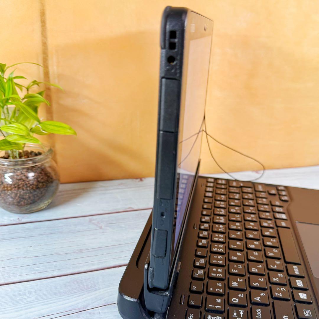 レア✨Fujitsu タブレット型ノートPC☘️メモリ8GB☘️SSD☘️タッチペン付