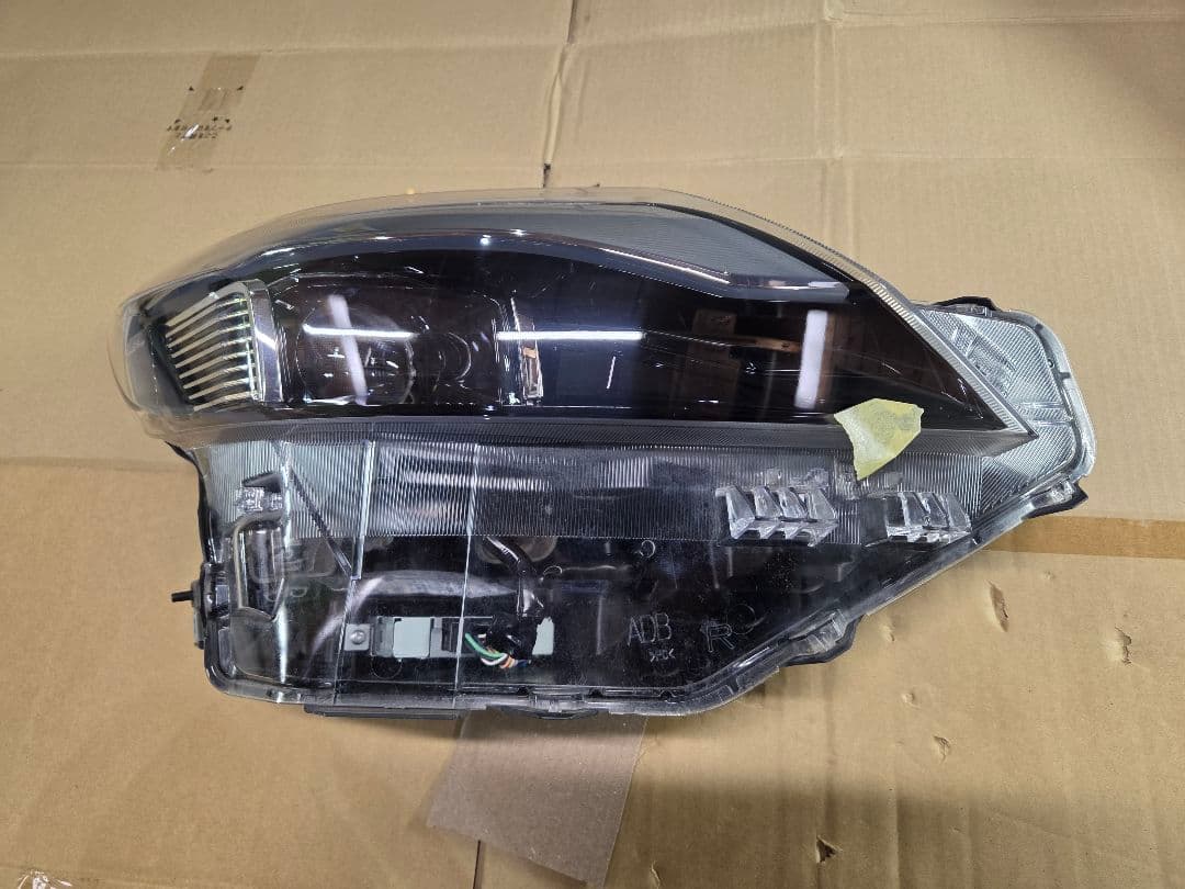 日産 ルークス 右側　 LEDヘッドライト 26010-7NG0A