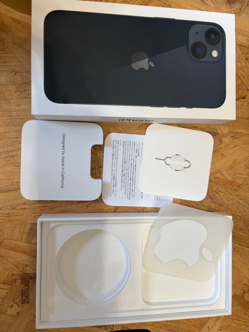 iPhone13 ミッドナイト　simフリー　※レンズ周り傷あり