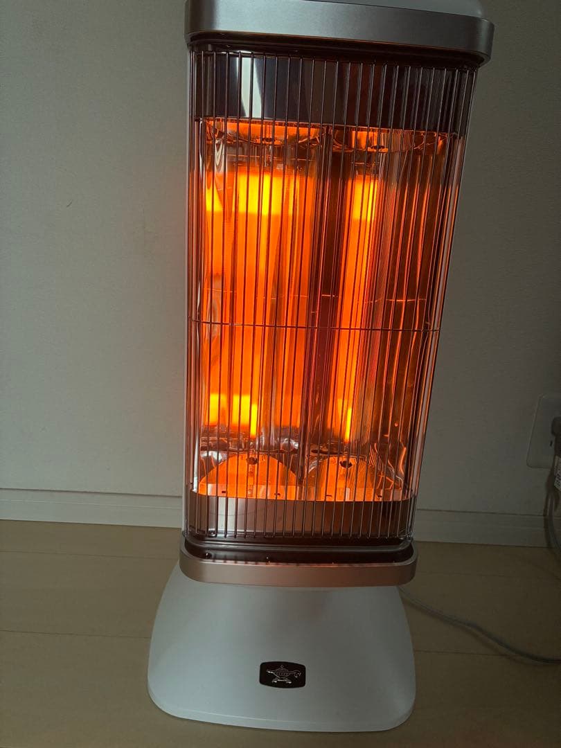 【美品】アラジン グラファイトヒーター CAH-2G10F ホワイト速暖！