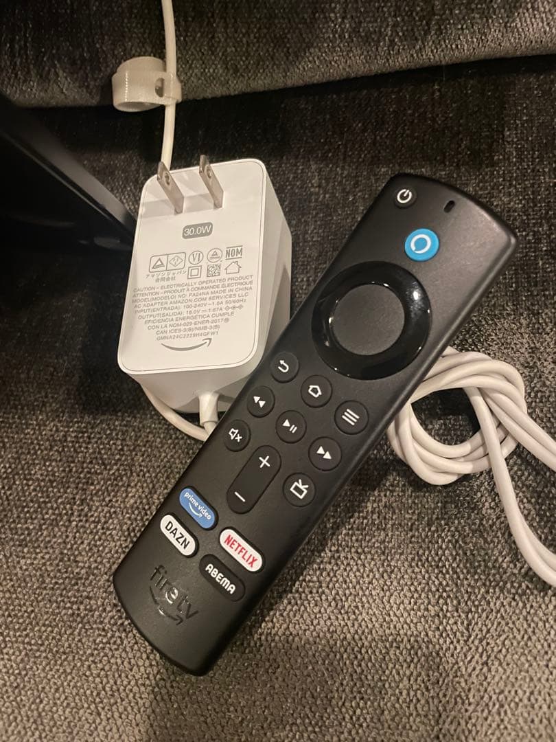 半額！！Echo Show 15 スマートTV 壁掛け用取り付け金具付使用感なし