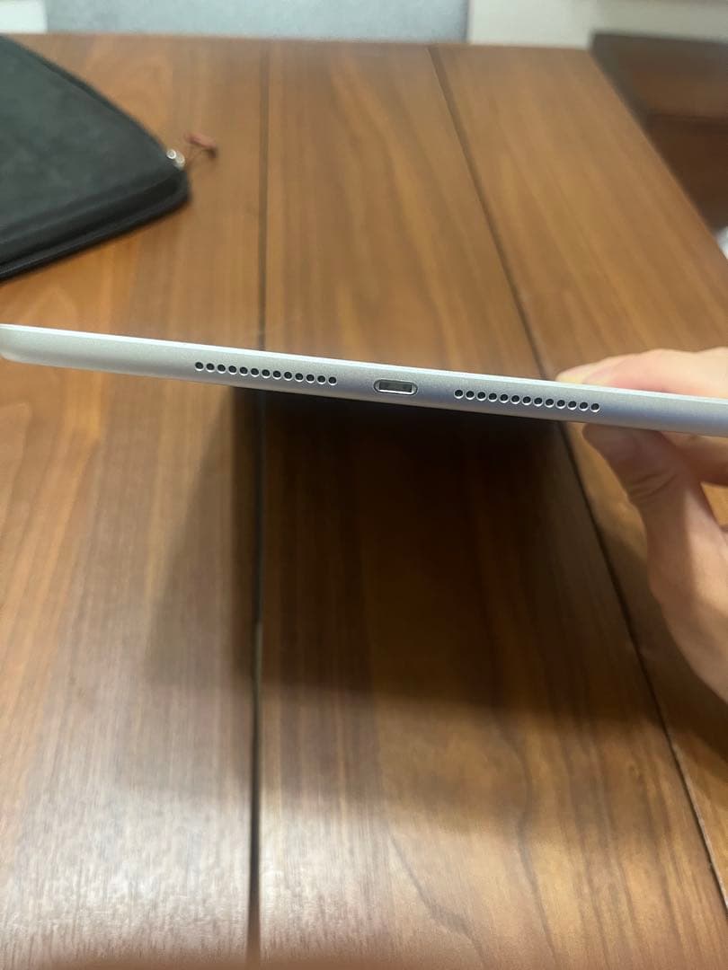 iPad 第7世代　128gb Wi-Fiモデル バッテリー99%