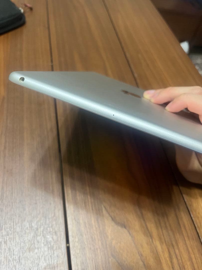 iPad 第7世代　128gb Wi-Fiモデル バッテリー99%